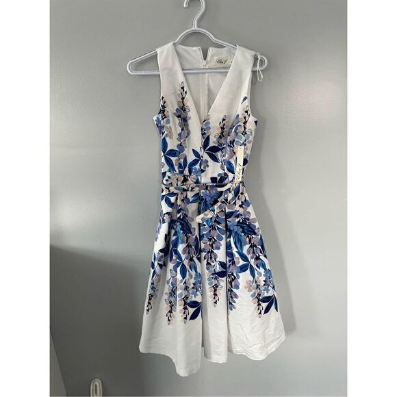 Eliza J Women's Fit Flare Style Woven Faille Sleeveless Vneck Floral Dress 0 NWT - Picture 2 of 7